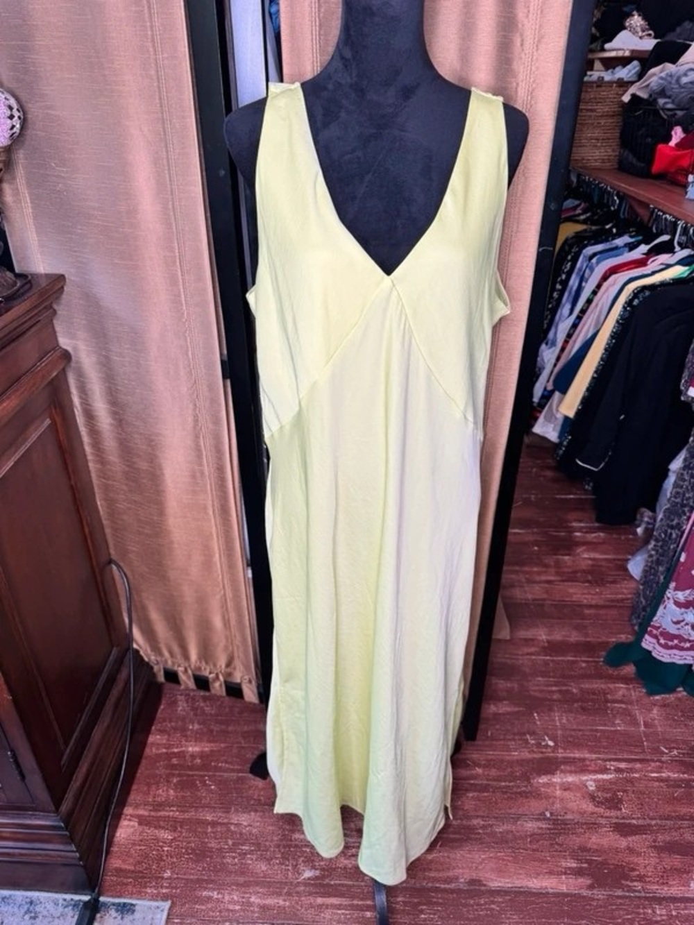 Sleeveless V-Neck Maxi Dress in Light Lime
